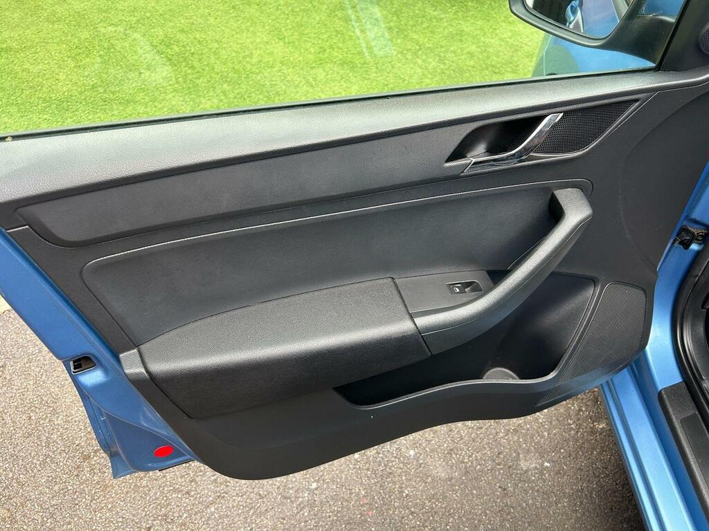 Skoda Rapid 1.6 Tdi Se Euro 5 Blue #6