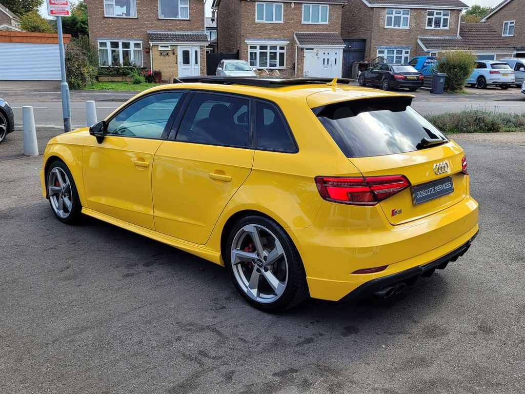 Audi S3 2.0 Tfsi Black Edition Sportback S Tronic Quattro Yellow #3