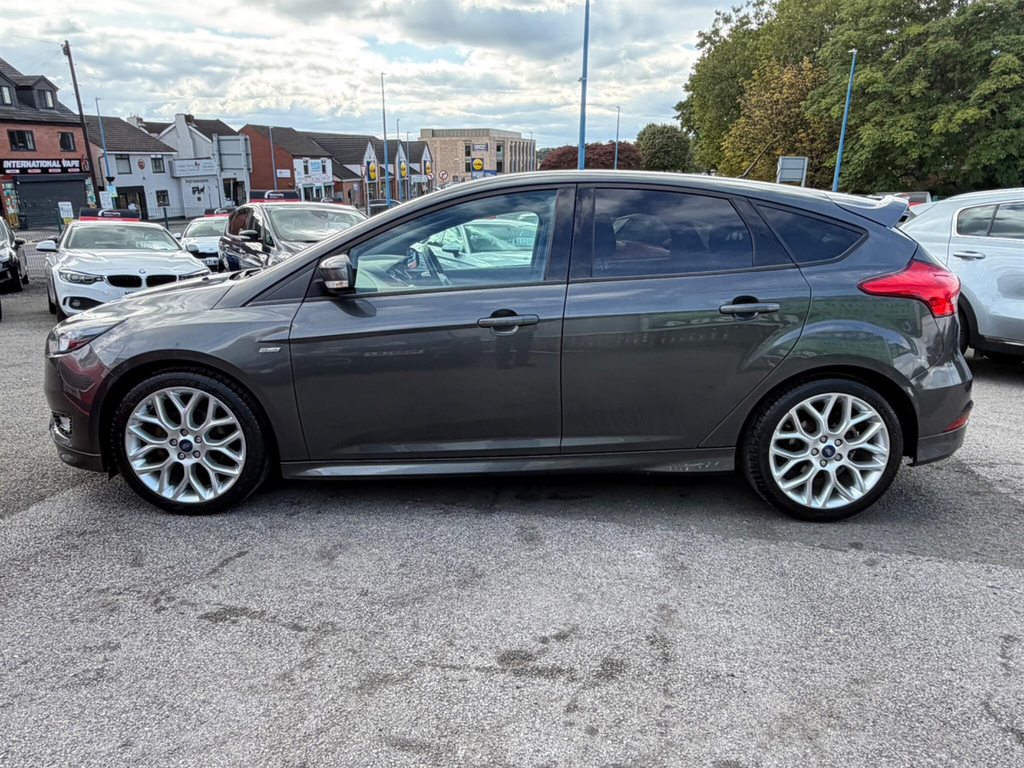 Ford Focus 1.5 Tdci St-line Euro 6 Ss Grey #4