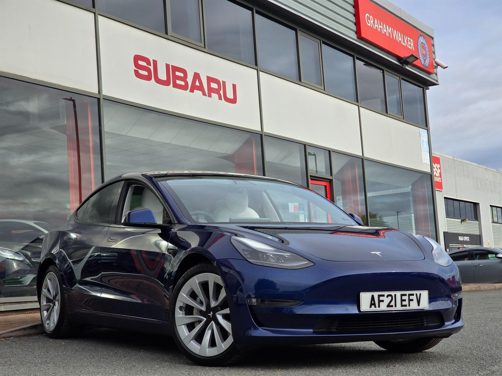 Tesla Model 3 Saloon Blue