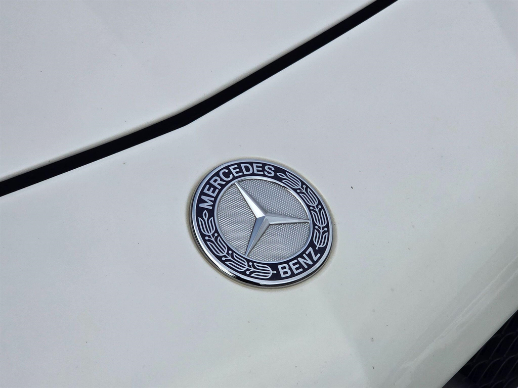 Mercedes-Benz SL Class Convertible White #70