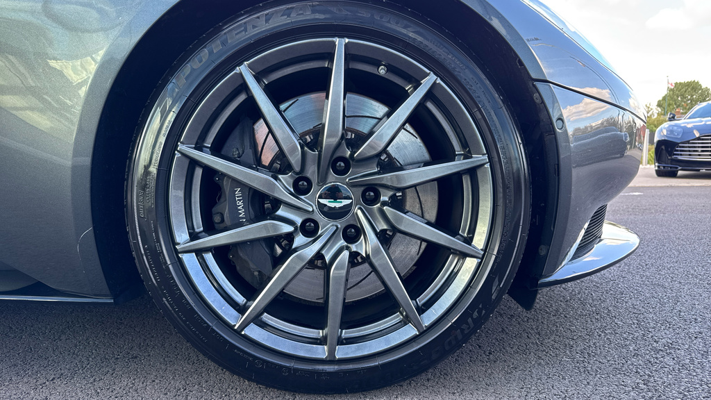Aston Martin DB11 4.0L V8 Coupe Silver #4