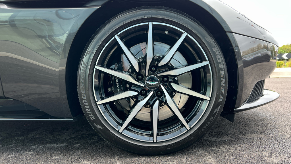 Aston Martin DB11 4.0L V8 Coupe Silver #5