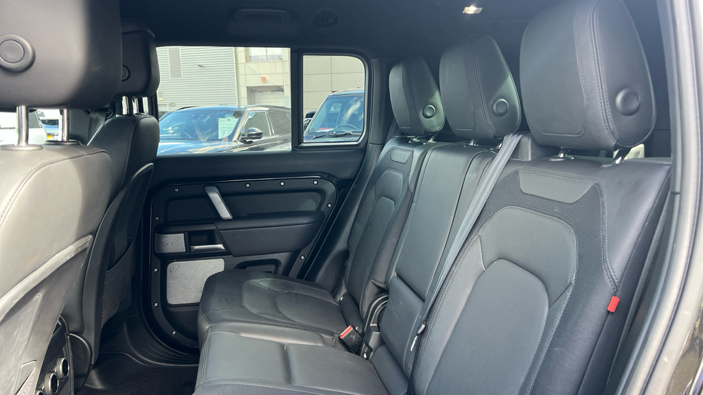 Land Rover Defender 130 Outbound Black #4