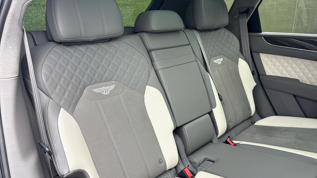 Bentley Bentayga 3.0 V6 Hybrid 462 S Touring Spec Black #17