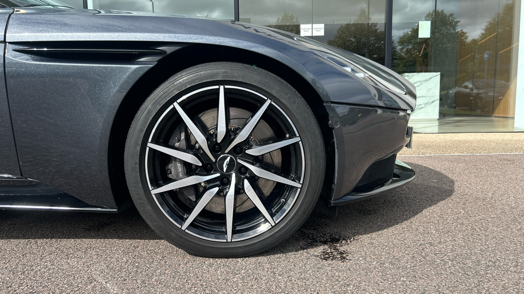 Aston Martin DB11 Coupe Grey #4