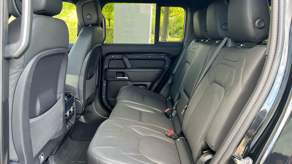 Land Rover Defender 130 Estate Black #4