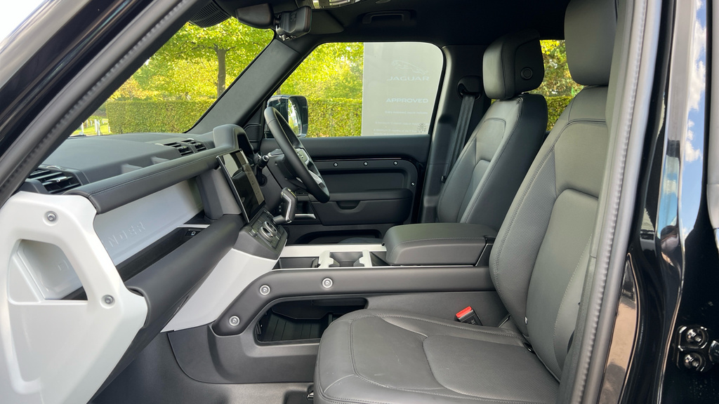 Land Rover Defender 130 Estate Black #3