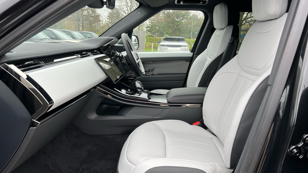 Land Rover Range Rover Sport Estate Black #3