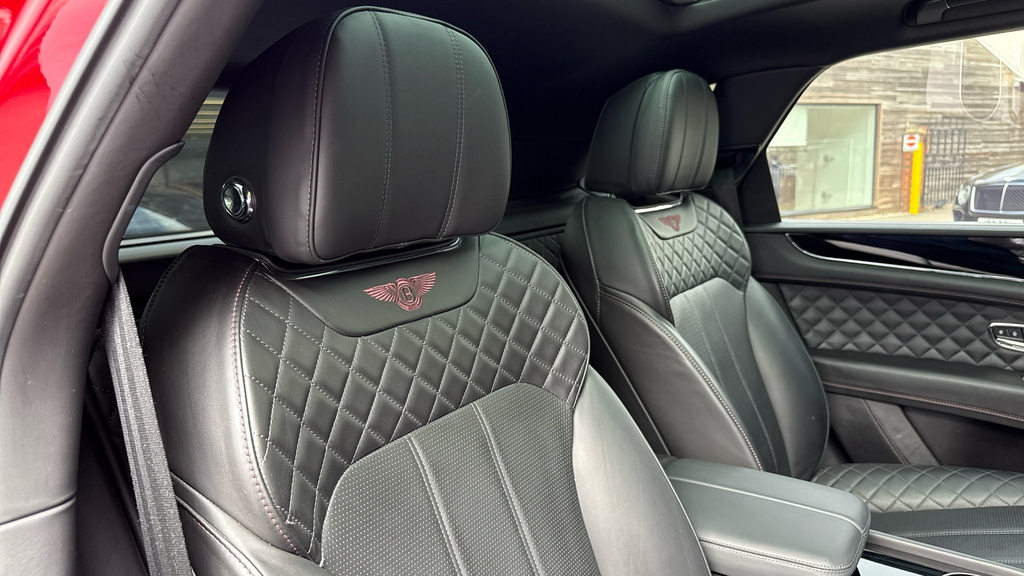 Bentley Bentayga Mulliner-city-tour Blue #18