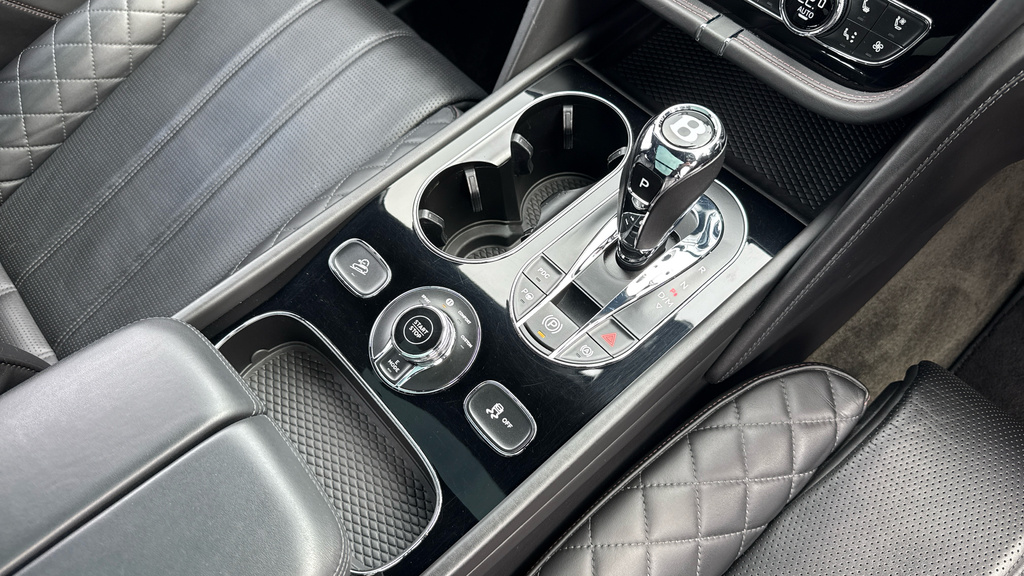 Bentley Bentayga Mulliner-city-tour Blue #25
