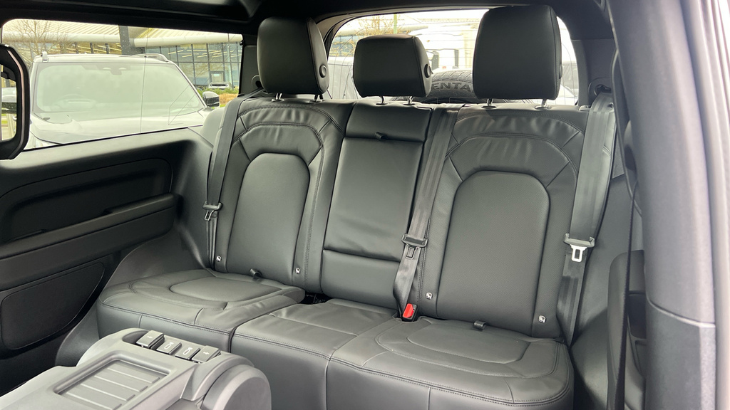 Land Rover Defender 90 Estate Black #4