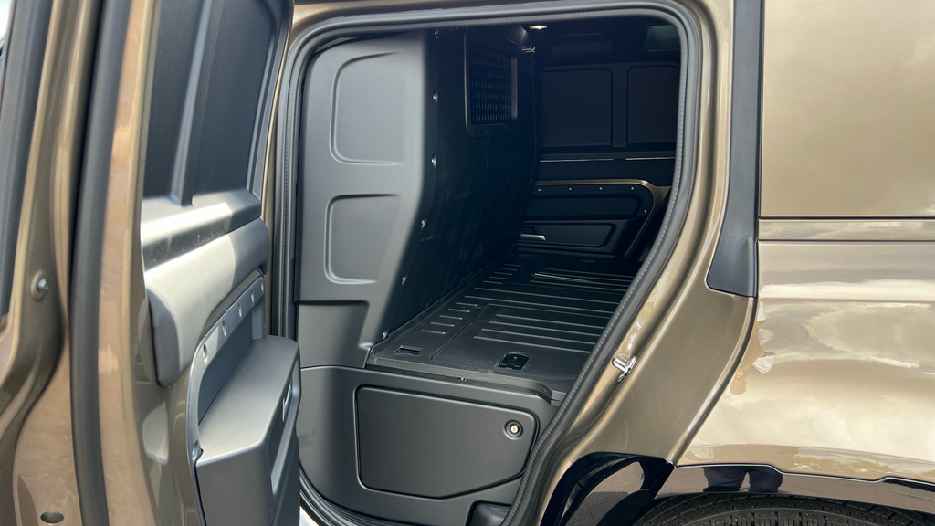 Land Rover Defender Mpv #4