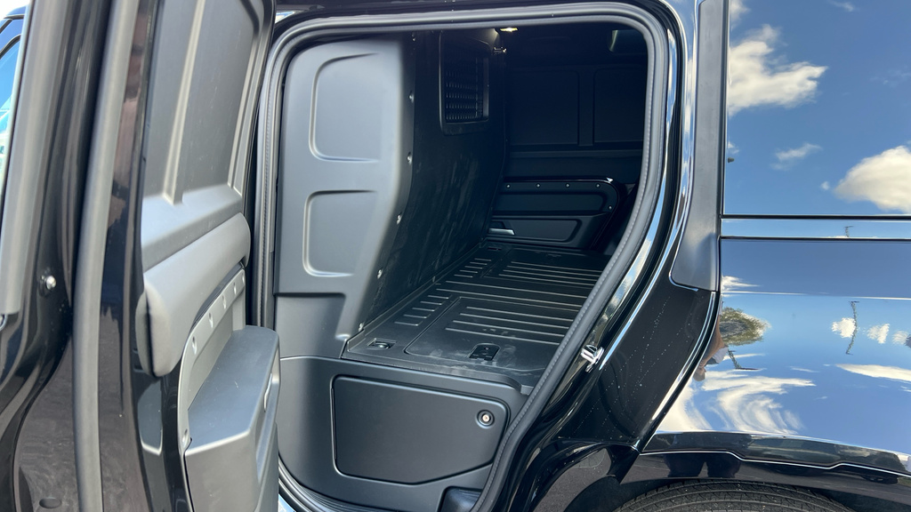Land Rover Defender Mpv Black #4