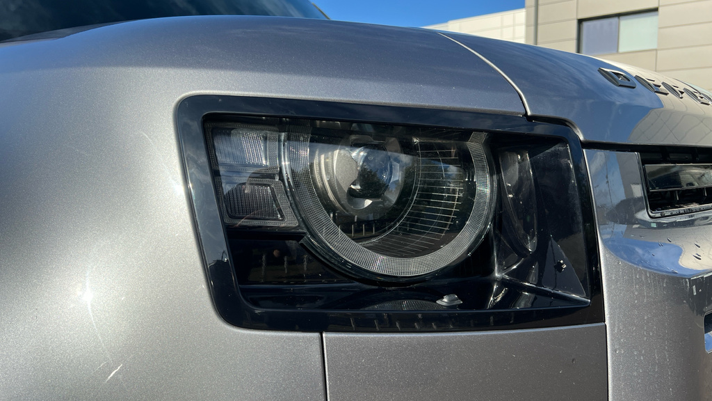 Land Rover Defender 110 110 2.0L Hse Black #17