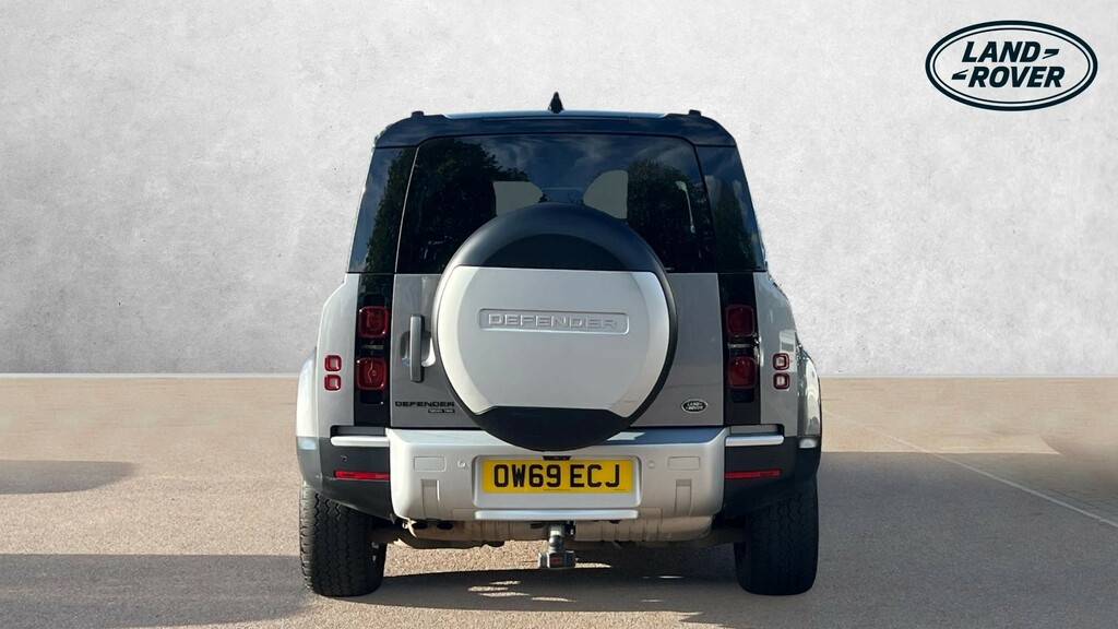 Land Rover Defender 110 110 2.0L Hse Black #6