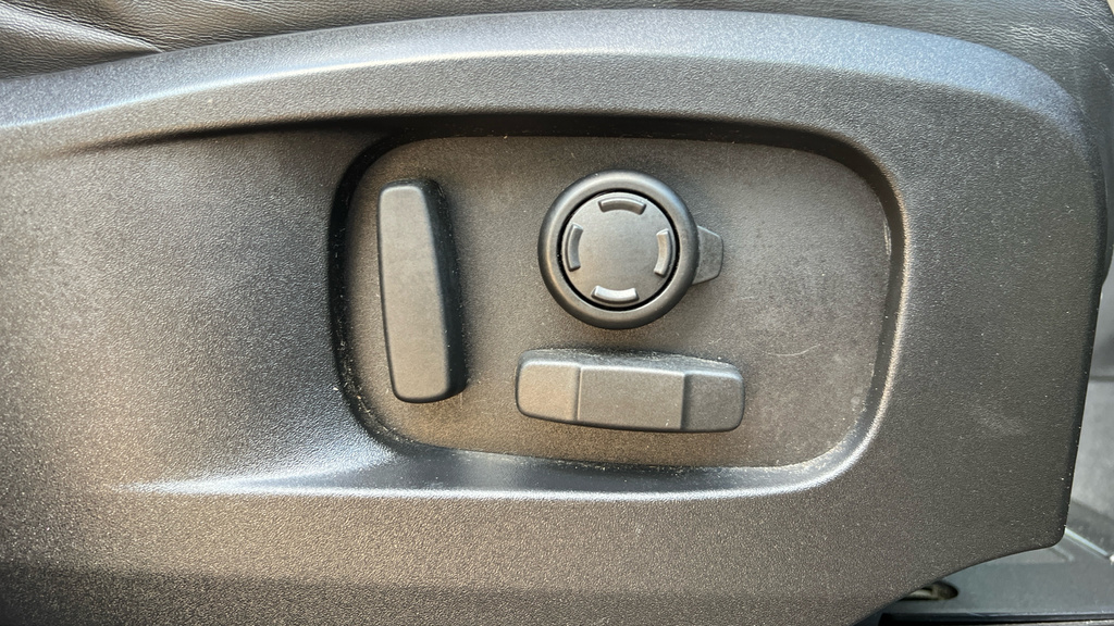 Land Rover Defender 110 110 2.0L Hse Black #25