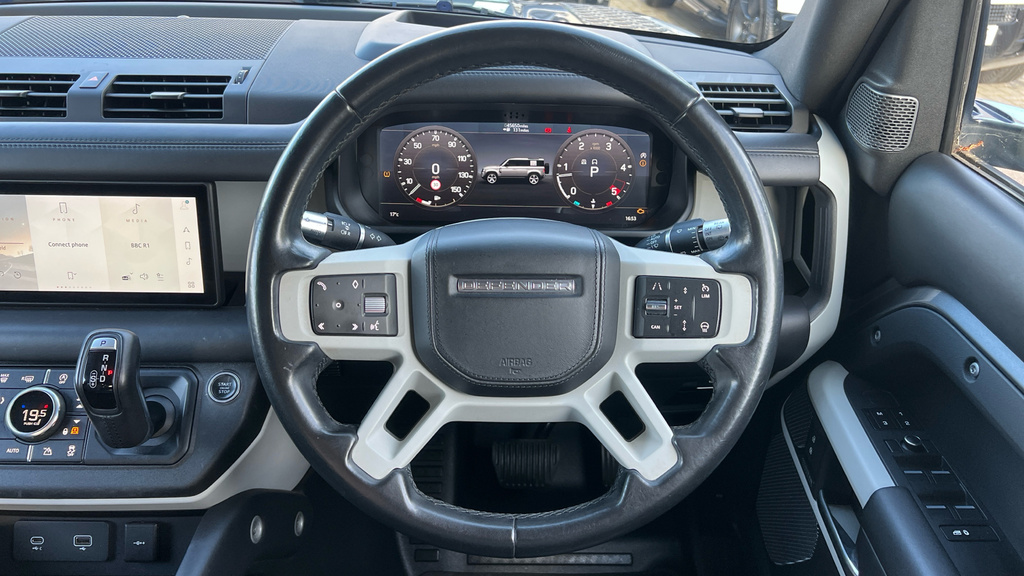 Land Rover Defender 110 110 2.0L Hse Black #15