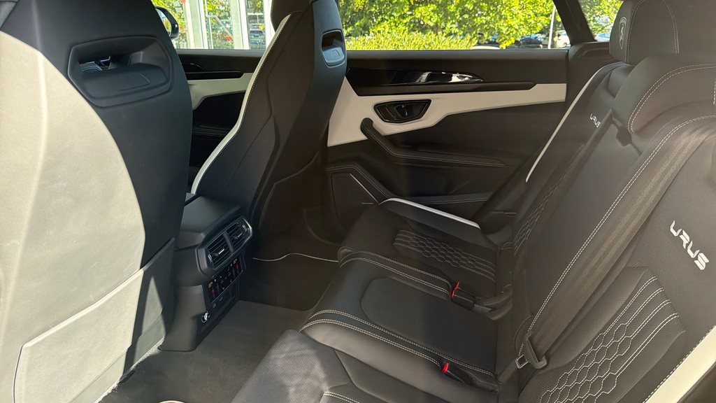 Lamborghini Urus Estate #6
