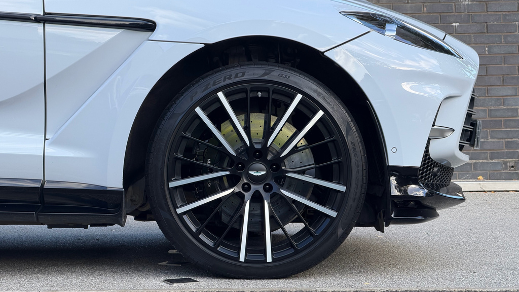 Aston Martin DBX Hatchback White #4