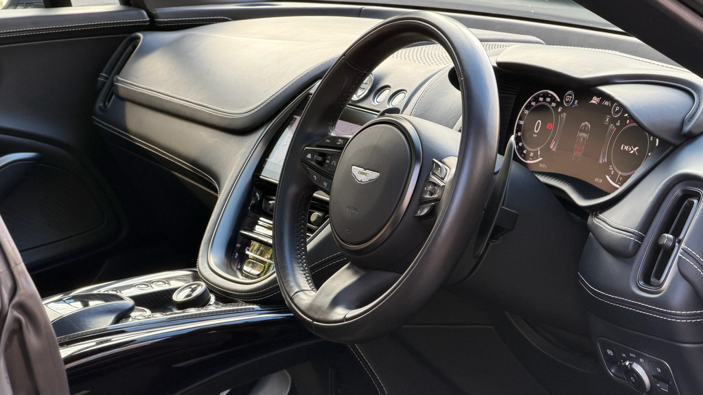 Aston Martin DBX Hatchback White #3