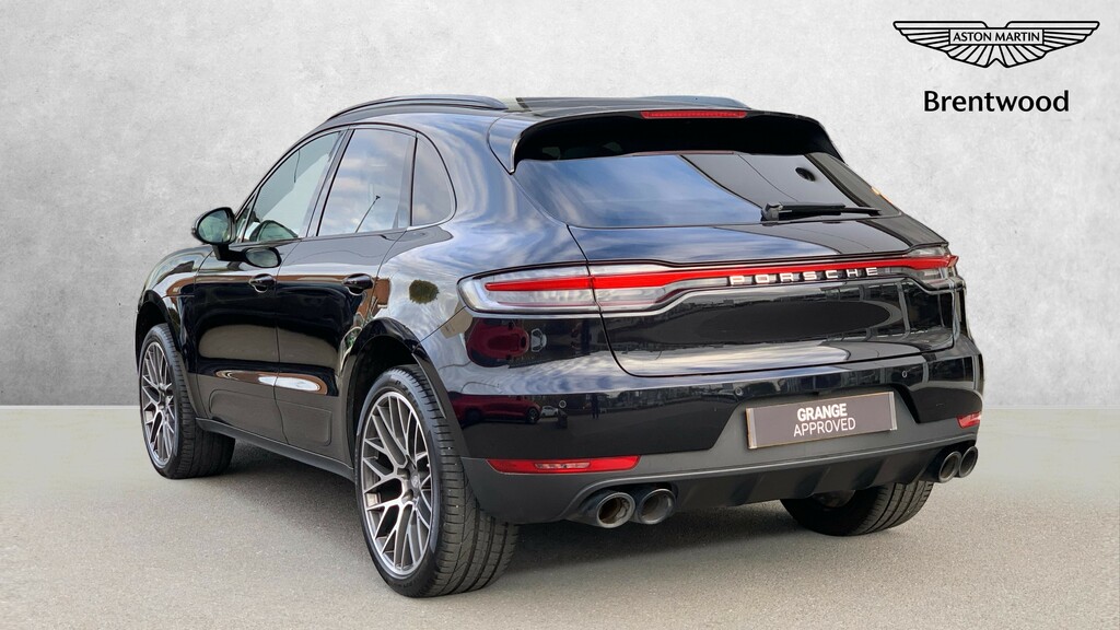 Porsche Macan Estate Black #2