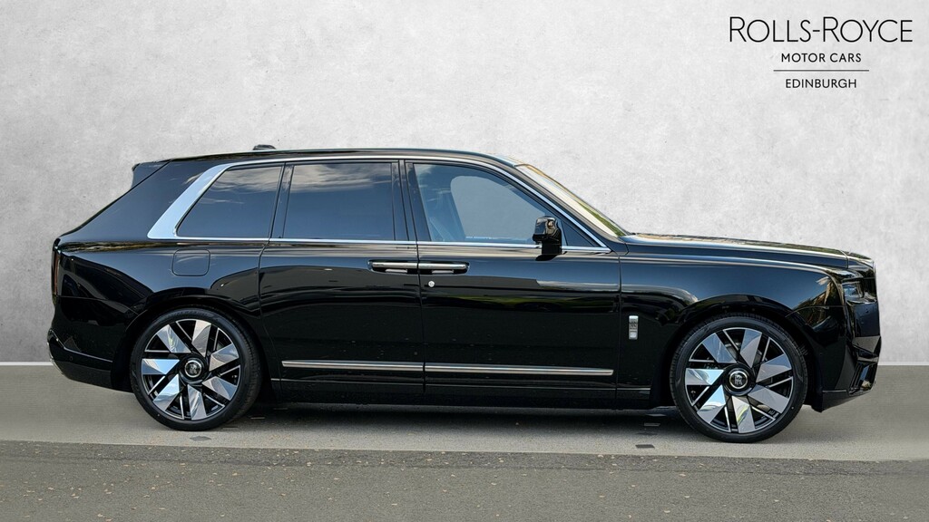Rolls-Royce Cullinan Suv Black #3