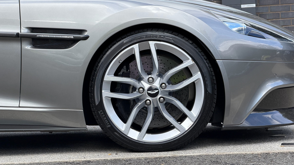 Aston Martin Vanquish Coupe Silver #4