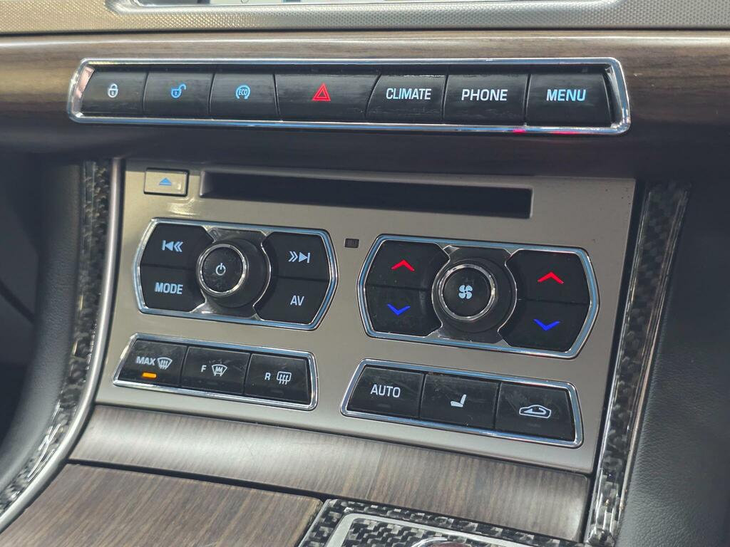 Jaguar XF 2.2L Sport Black #15