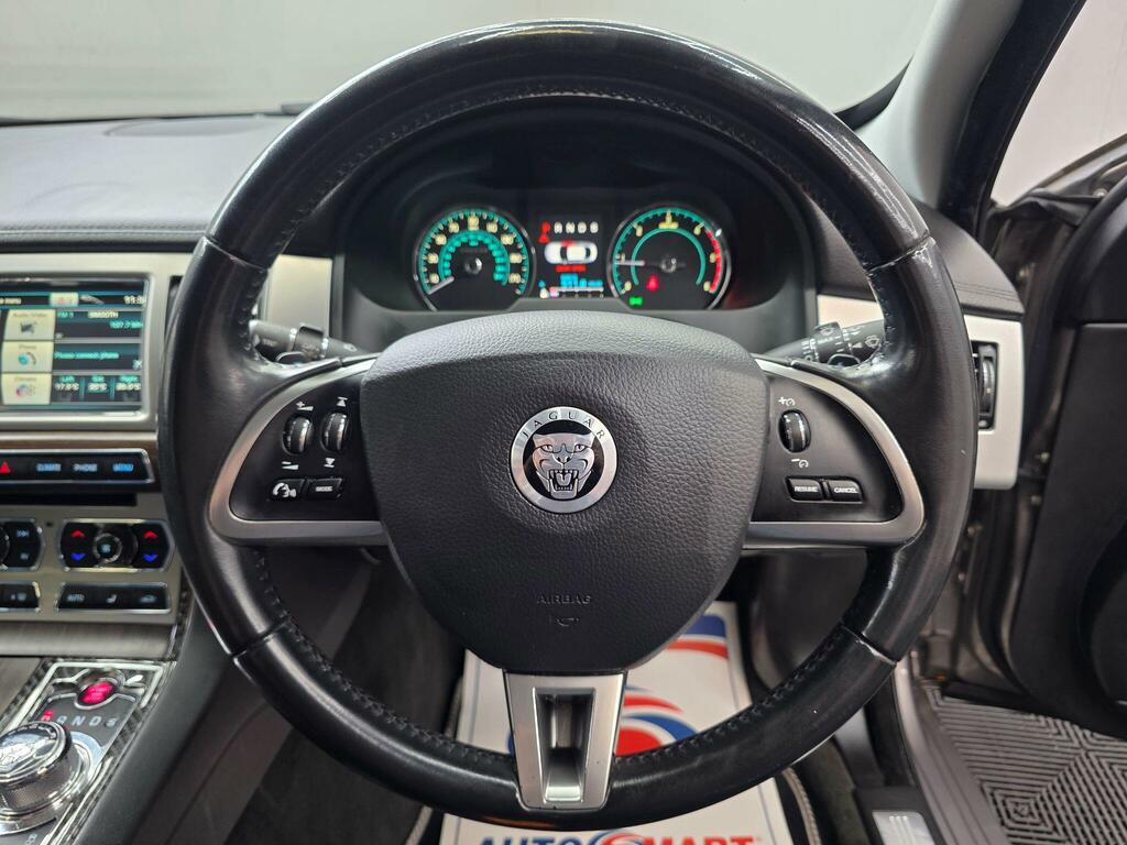 Jaguar XF 2.2L Sport Black #17