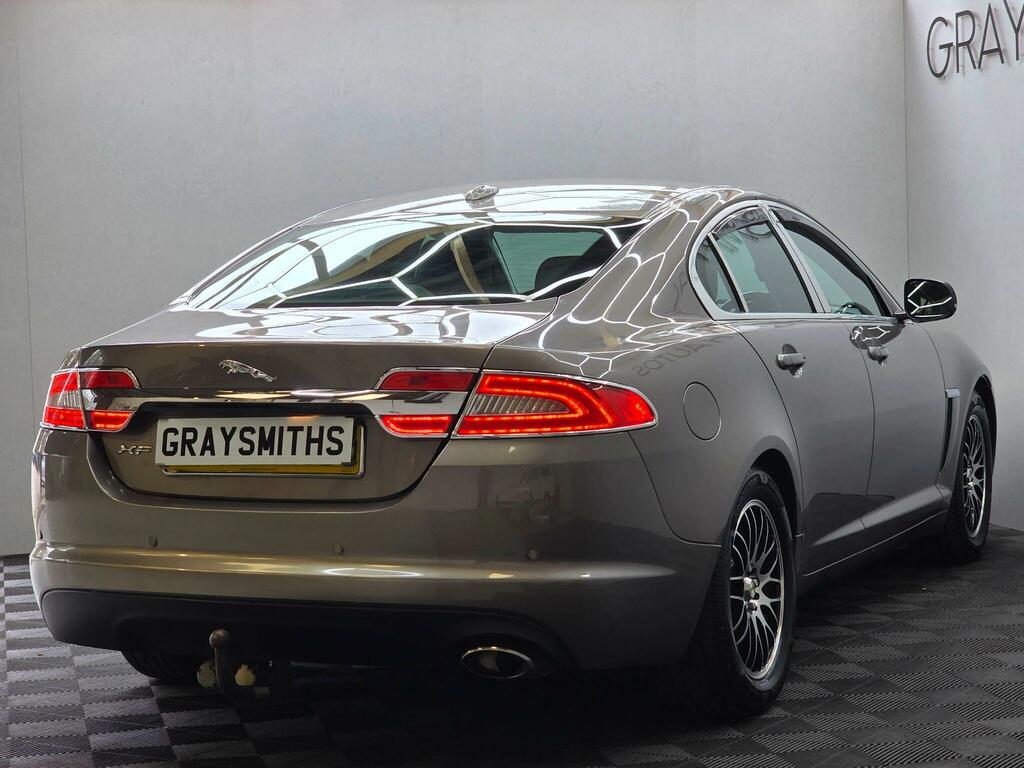 Jaguar XF Se Grey #5