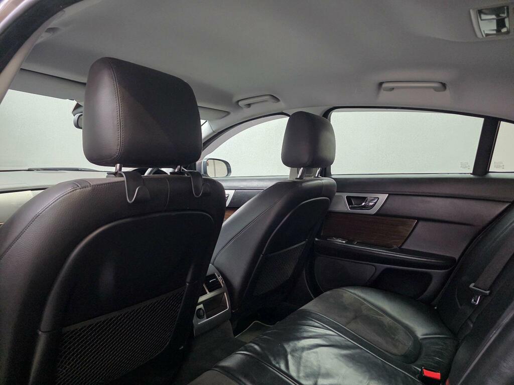 Jaguar XF 2.2L Sport Black #22