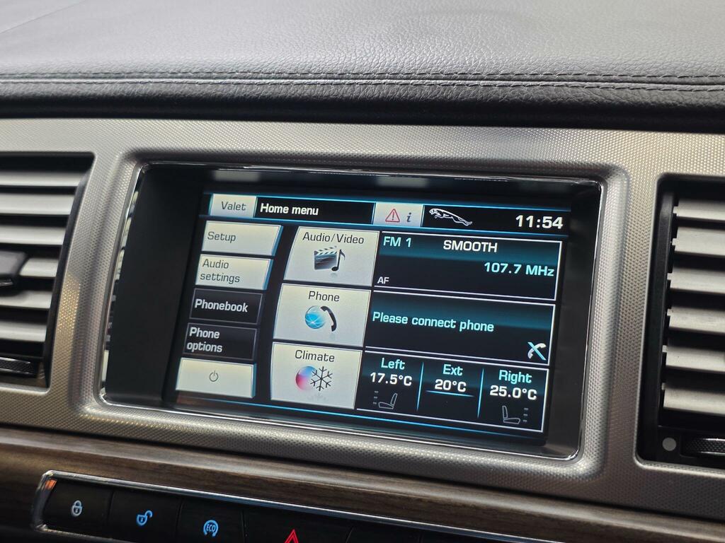 Jaguar XF 2.2L Sport Black #13
