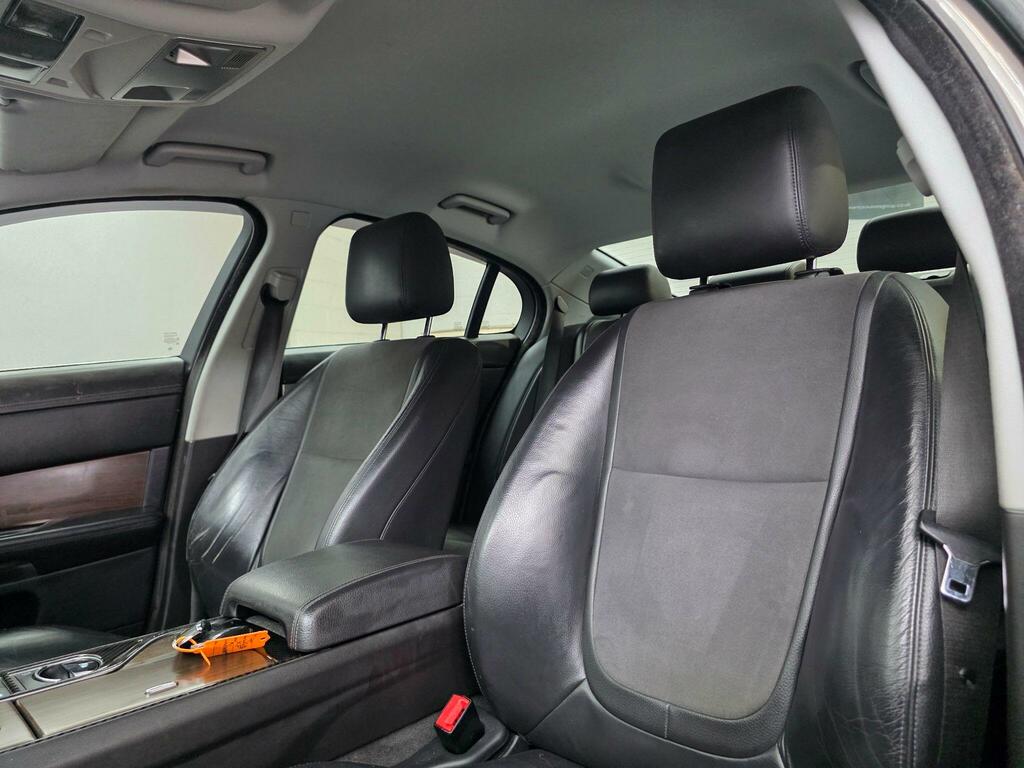 Jaguar XF 2.2L Sport Black #20