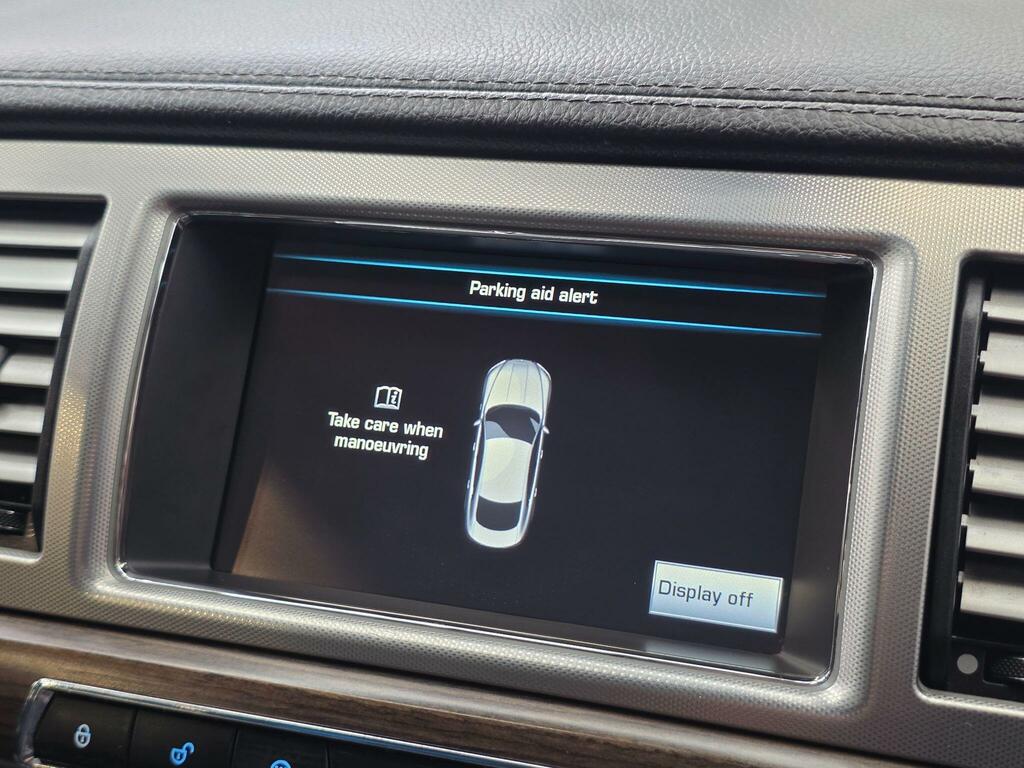 Jaguar XF 2.2L Sport Black #14