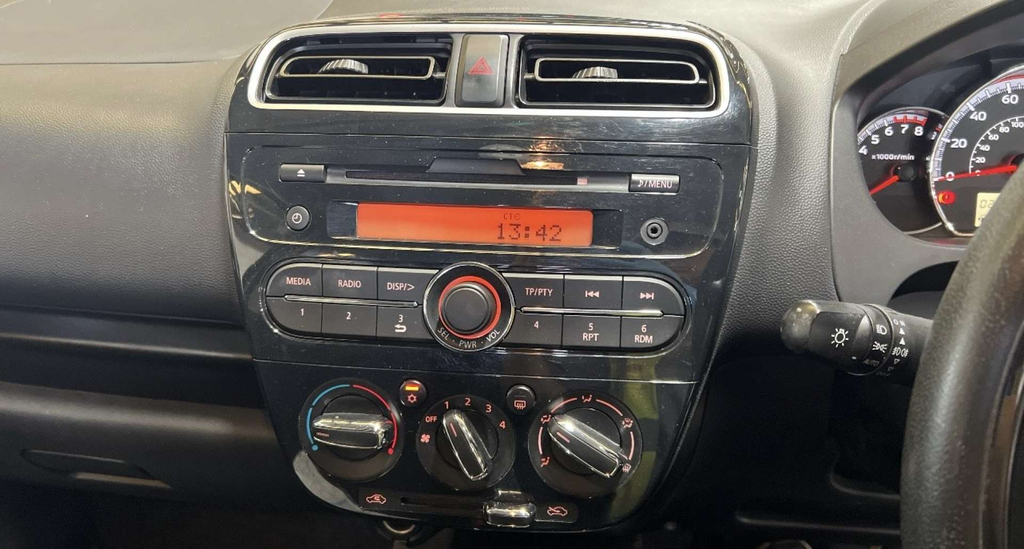 Mitsubishi Mirage Verve #4