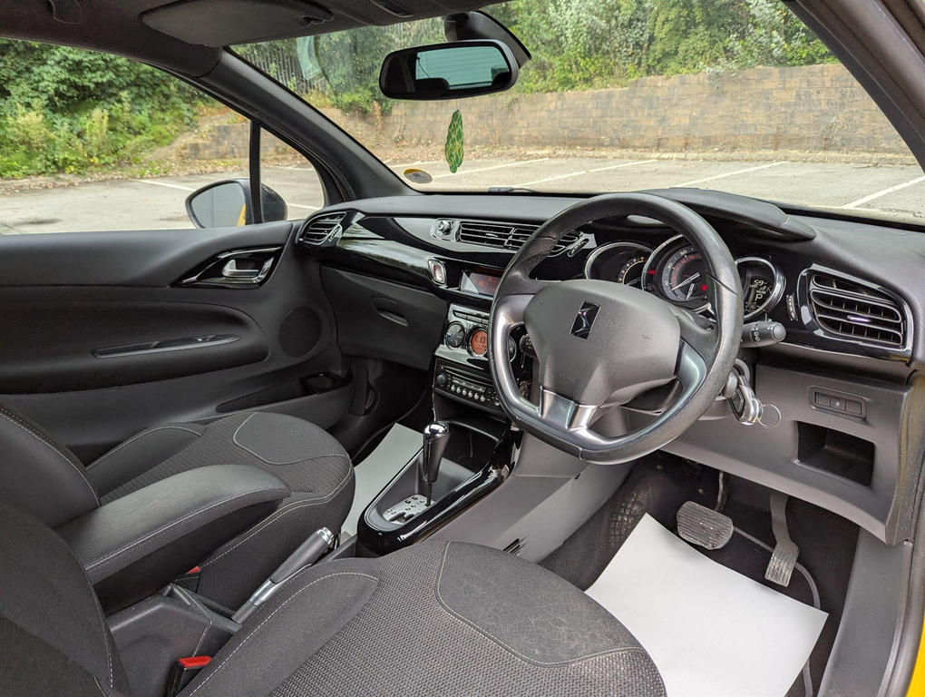 Citroen DS3 1.6 Vti Dstyle Plus Euro 5 Yellow #5