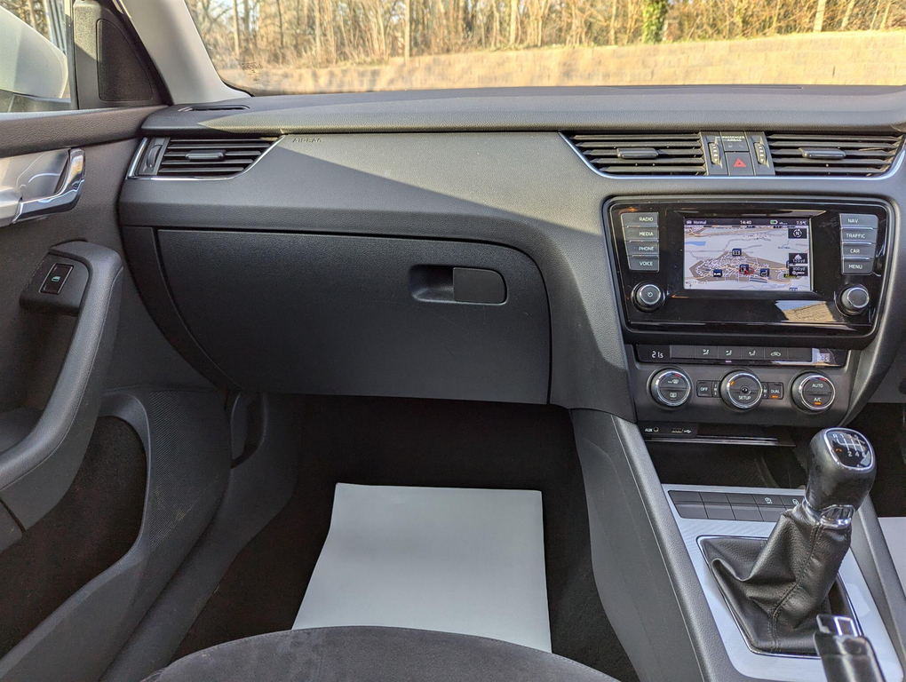 Skoda Octavia Elegance Tdi Cr 5-Door Silver #22