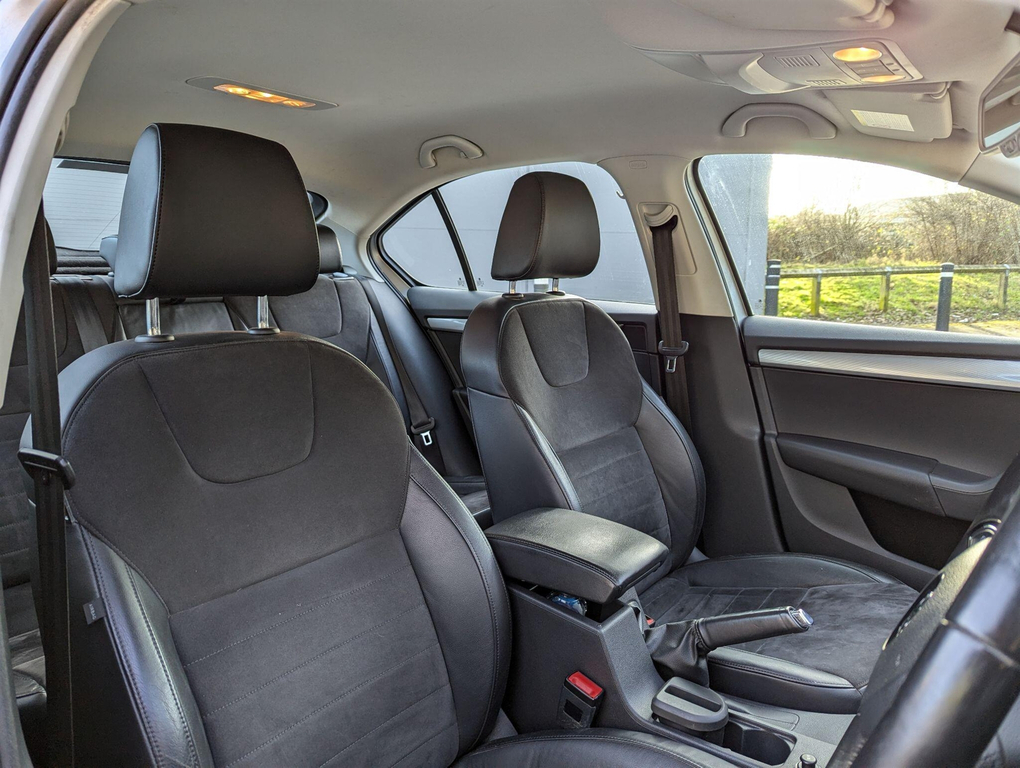 Skoda Octavia Elegance Tdi Cr 5-Door Silver #8