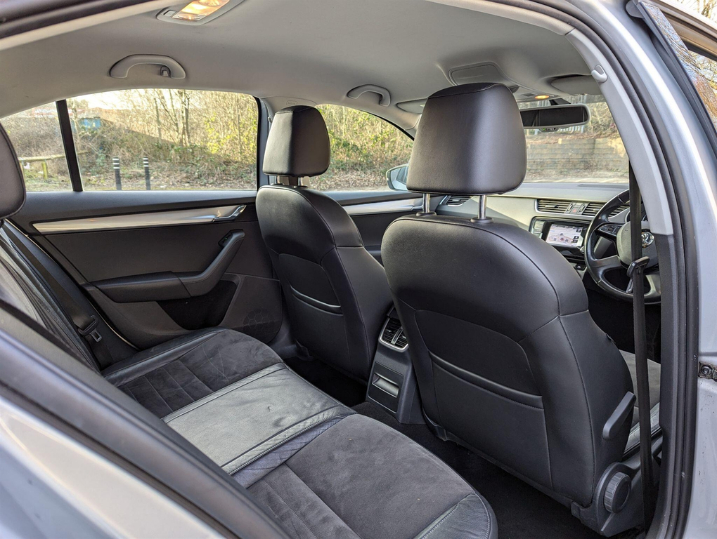 Skoda Octavia Elegance Tdi Cr 5-Door Silver #9