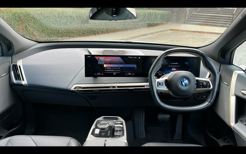 BMW iX Ix Xdrive40 M Sport AY22FWZ White #4