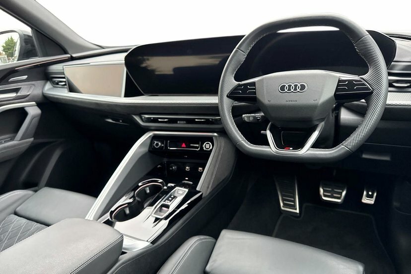 Audi Q5 2.0 E-hybrid 25.9Kwh Black Edition Sportback P Black #6