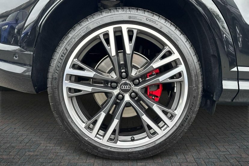 Audi Q5 2.0 E-hybrid 25.9Kwh Black Edition Sportback P Black #5