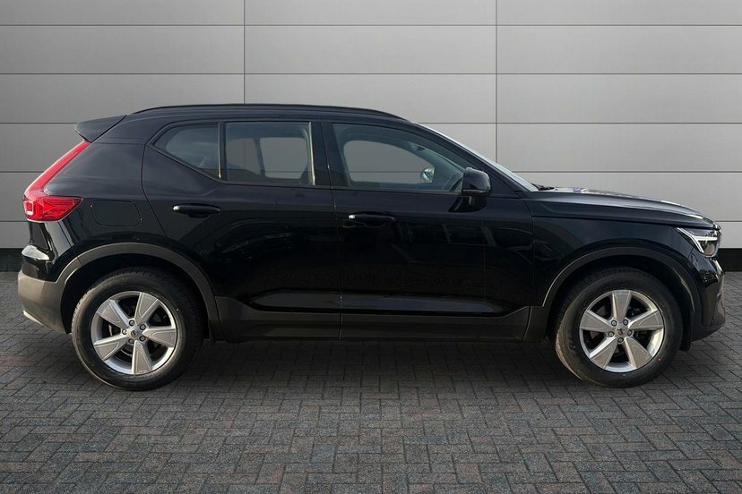 Volvo XC40 1.5 T2 Start Suv 129 Ps Black #4