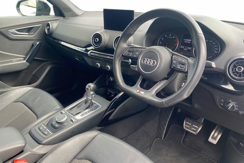 Audi Q2 1.5 Tfsi Cod 35 Black Edition Suv S Tro Grey #6