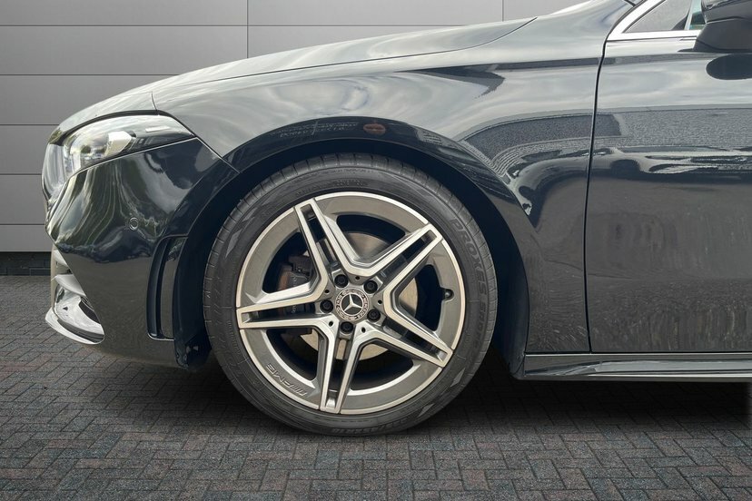 Mercedes-Benz A Class A180d Amg Line Premium Plus 2 Black #4