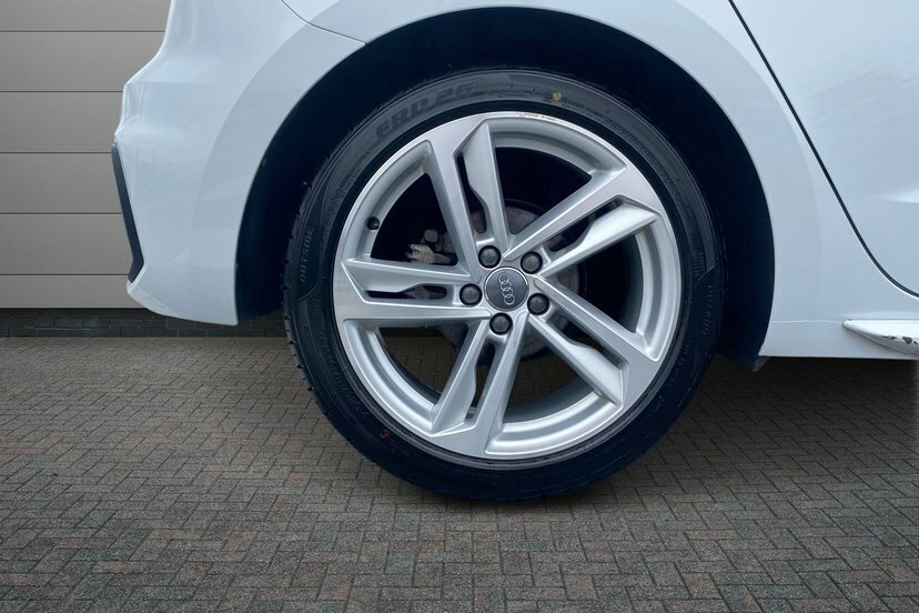 Audi A1 1.0 Tfsi 30 S Line Sportback S Tronic White #5