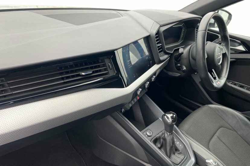 Audi A1 1.0 Tfsi 30 S Line Sportback S Tronic White #2