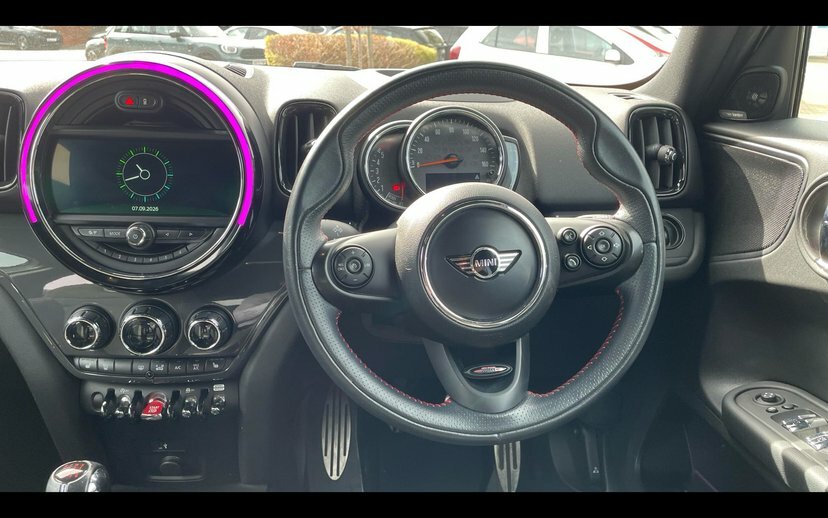 Mini Countryman F60 Mini Cooper D Countryman White #5