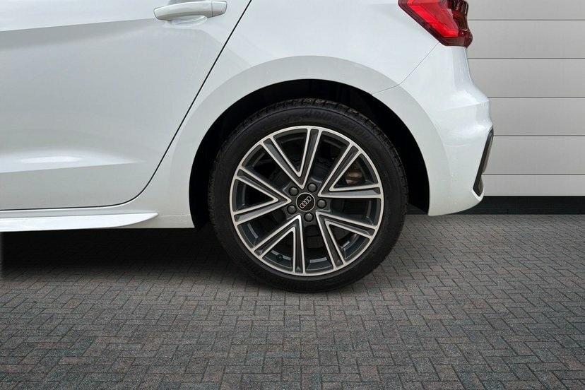 Audi A1 1.0 Tfsi 25 S Line Sportback 95 White #5
